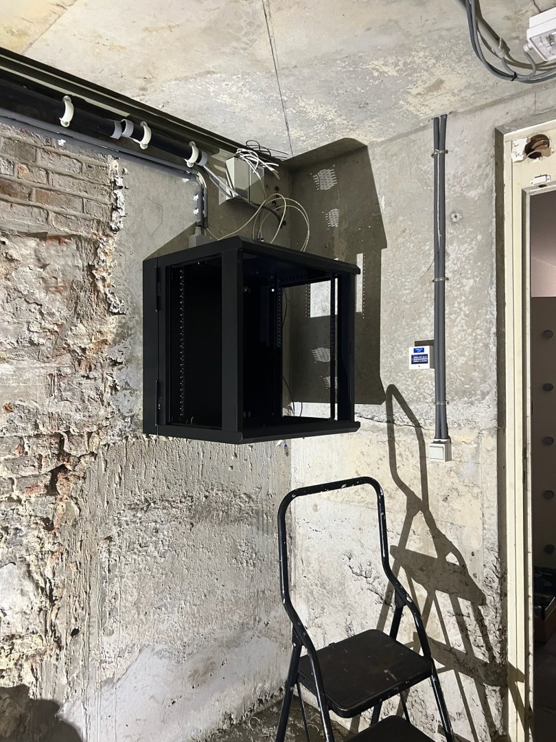 Installation d’une baie réseau et infrastructure IT