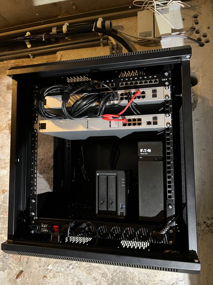 Installation d’une baie réseau et infrastructure IT