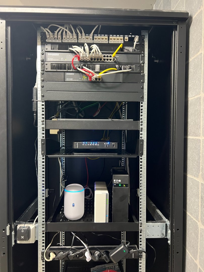 Réorganisation d’une baie réseau et optimisation de l’infrastructure IT